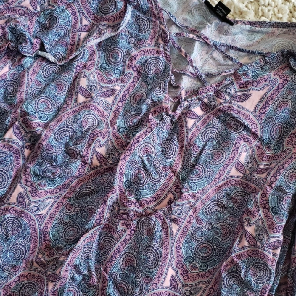 Top - Picture 2 of 2